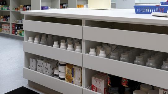 Neocase - Pharmacies - Cabinets modulaires avec tiroirs et séparateurs